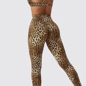 NWT Leopard Print Women's Leggings